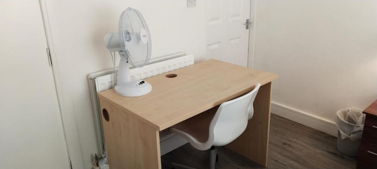 White House Ensuite Double Bedroom Warrington  Eksteriør bilde