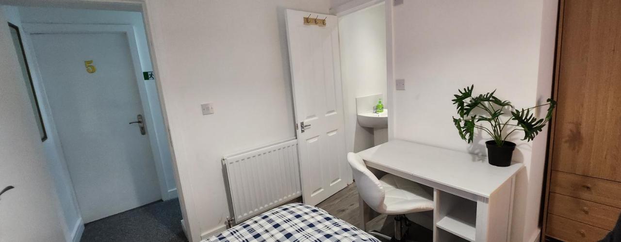 White House Ensuite Double Bedroom Warrington  Eksteriør bilde