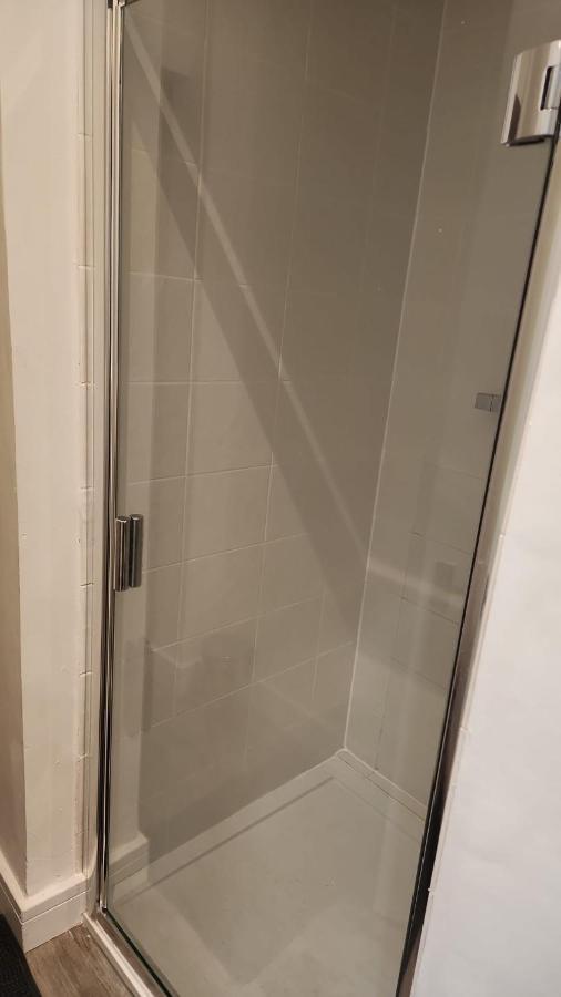 White House Ensuite Double Bedroom Warrington  Eksteriør bilde